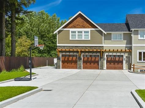 Should Garage Floor Be Higher Than Driveway | Viewfloor.co