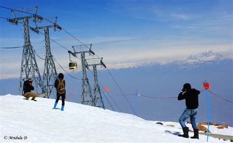 Gondola Ride at Gulmarg – Travel Tales from India and Abroad