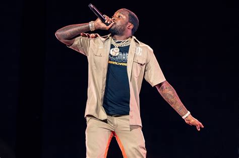 Meek Mill Performing On 'Saturday Night Live' | Billboard