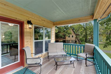 The River House | 2 BD Sylva, NC Vacation Rental | Vacasa