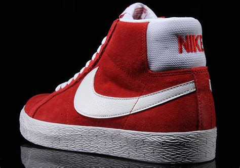 Nike SB Blazer Mid Holiday Colors Available Now | SneakerNews.com