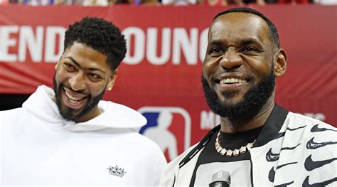 LeBron James, Anthony Davis celebrate Taco Tuesday (video) - Sports ...