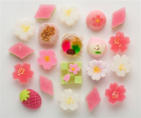 Assorted Japanese Hinamatsuri sweets | Japanese sweets wagashi, Japanese wagashi, Japanese sweets