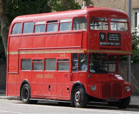 File:First London Routemaster bus RM1562 (562 CLT), heritage route 9, Kensington High Street, 27 ...