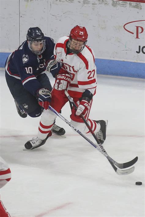 Jake Oettinger saves things as BU dismisses UConn, reaches Hockey East semifinals – Boston Herald