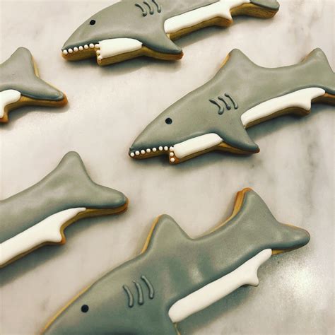 Pin by Cheryl Clark on Shark birthday cakes | Shark cookies, Royal iced ...