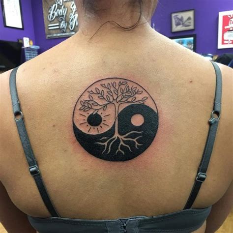 115+ spirituelle Yin Yang Tattoo Designs & Bedeutungen - Hauptelemente des Universums (2018 ...