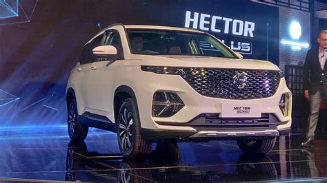 MG Hector Plus Images, Interior & Exterior Photo Gallery - CarWale