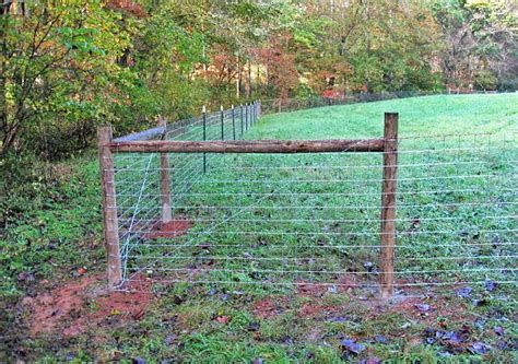 4x4 sheep or goat wire on metal T-post w/ wood corner bracing | Livestock fence, Farm fence ...