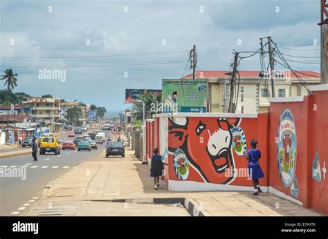 Rues de Freetown, la capitale de la Sierra Leone, l'Afrique Photo Stock - Alamy