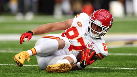 The Turf-Caused Injury Travis Kelce Suffered Should Scare Owners