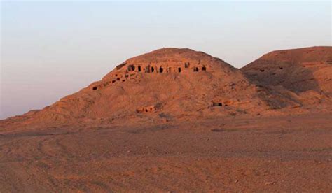 Interactive Dig Hierakonpolis - Hierakonpolis 2009 - Field Note 3