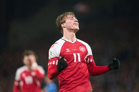 Rasmus Hojlund urged to sign for Manchester United by Danish teammate