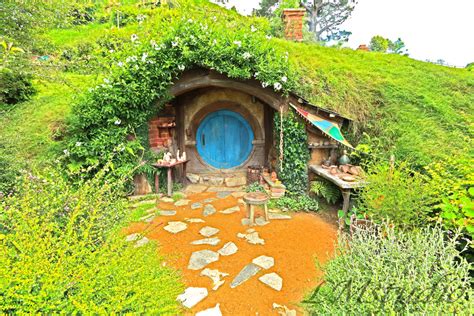 hobbit house Lord of the rings by Laternamagica-studio on DeviantArt