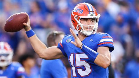 Punches thrown at end of Florida-Tennessee game following contact on ...