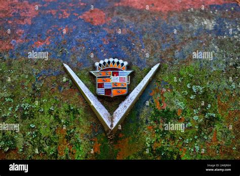 Old Cadillac Logo Stock Photo - Alamy