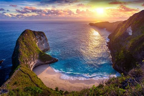 Kelingking Beach at Sunset in Nusa Penida Island, Bali, Indonesia ...