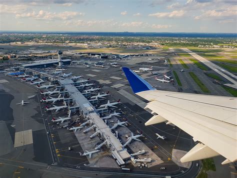 LaGuardia Airport - Tourist's Book | The World's Travel Guide