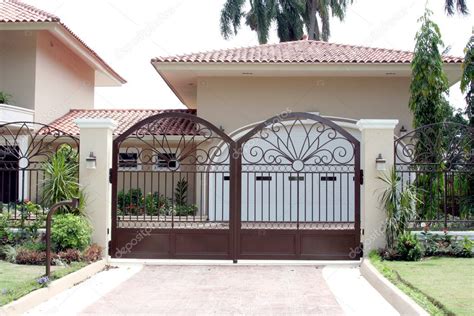 Mansion gate | Mansion's Front Gate — Stock Photo © CraterValley #2816679