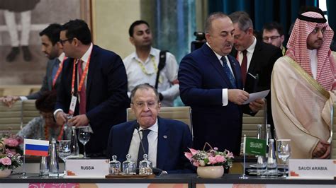 Blinken Meets Lavrov at G20 Riven by Ukraine Divisions - The Moscow Times