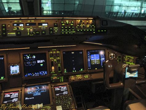 Emirates Boeing 777-300ER Cockpit | Dubai Airport | Speedbird315 | Flickr