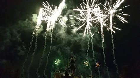 Fireworks @ Disneyland Anaheim 01/01/20 - YouTube