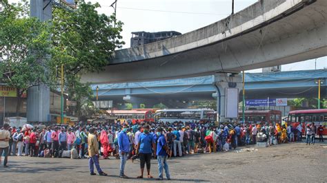 Maharashtra government organises special buses for migrants