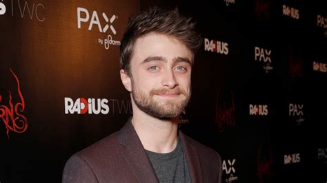 Daniel Radcliffe bans himself from ever wearing glasses | CTV News