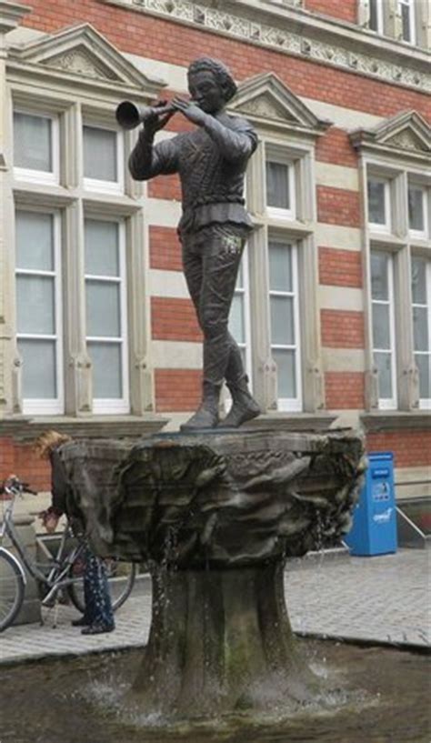 Pied Piper Statue (Hameln) - 2020 All You Need to Know BEFORE You Go (with Photos) - Tripadvisor