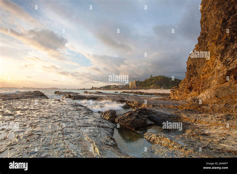 Elephant rock currumbin beach hi-res stock photography and images - Alamy