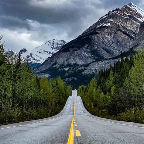 The 5 Best Places To Stop And Take Pictures On The Icefields Parkway — The Blog According To Buzz