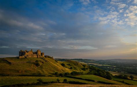 Carreg Cennen Castle, Brecon Beacons, Wales : castles