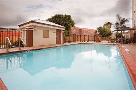 Candlewood Suites San Antonio Downtown, an IHG Hotel Pool Pictures & Reviews - Tripadvisor