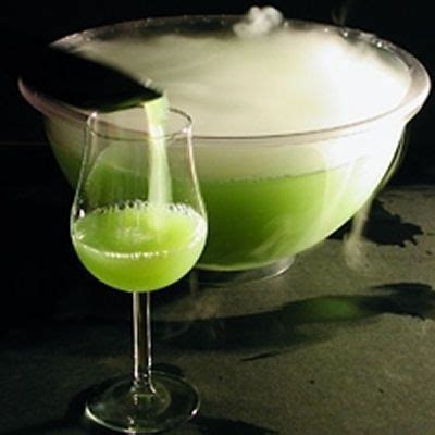 Ectoplasm Halloween Cocktail - Always the Holidays | Halloween drinkar, Halloweenrecept, Halloween