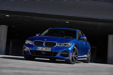 2020 BMW 3 Series Turns White and Blue in Brand New Photo Gallery - autoevolution