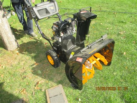 POULAN PRO SNOWBLOWER | Snowblowers | Winnipeg | Kijiji