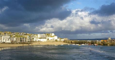 St Ives Harbour | Cornwall Guide Images