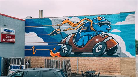 The Bears are behind those football-themed murals going up each year in ...