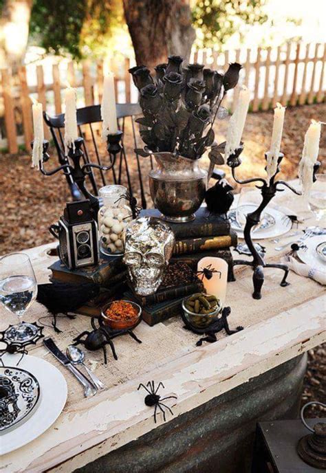 Halloween Dinner Tablescape | Halloween tablescape, Halloween party dinner, Halloween tabletop