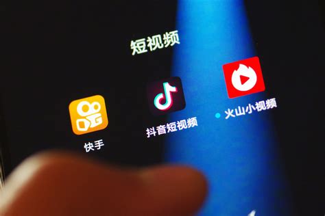 Kuaishou Makes U.S. Market Retreat by Shutting Down Rival App to TikTok - Caixin Global