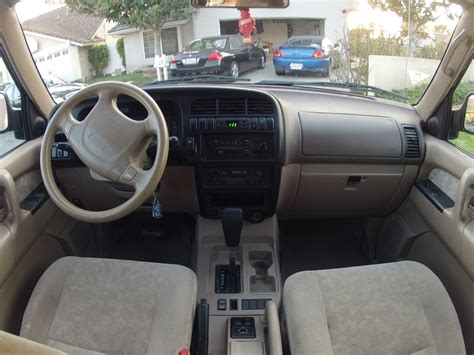 2001 Isuzu Trooper - Interior Pictures - CarGurus