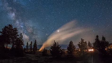 Experience the Glorious Night Sky Over Yellowstone National Park - Universe Today