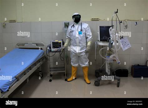 Isolation room hospital hi-res stock photography and images - Alamy