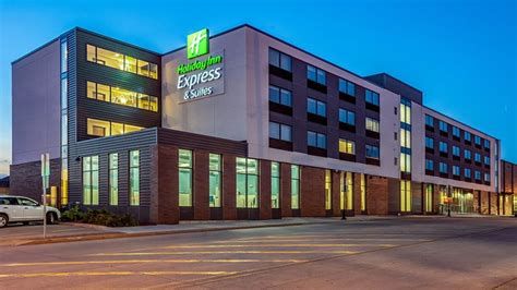 HOLIDAY INN EXPRESS & SUITES PLATTEVILLE, AN IHG HOTEL $132 ($̶1̶5̶3̶) - Updated 2023 Prices ...