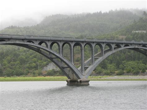 Rogue River Bridge (Gold Beach, 1932) | Structurae