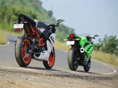 KTM RC 390 vs Kawasaki Ninja 300 Picture Gallery