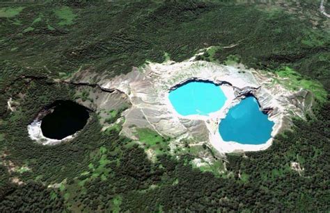 Danau Kelimutu - Keindahan Danau Tiga Warna di Nusa Tenggara Timur