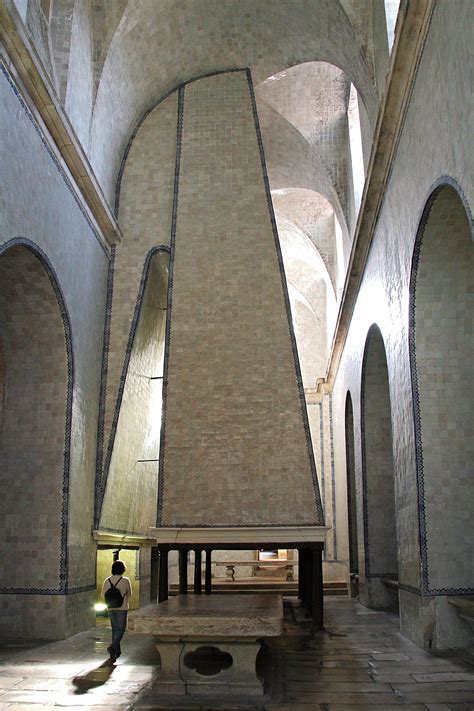 Famous Alcobaça Monastery .. kitchen! Mosteiro de Alcobaça. Cozinha. #portugal #architec ...