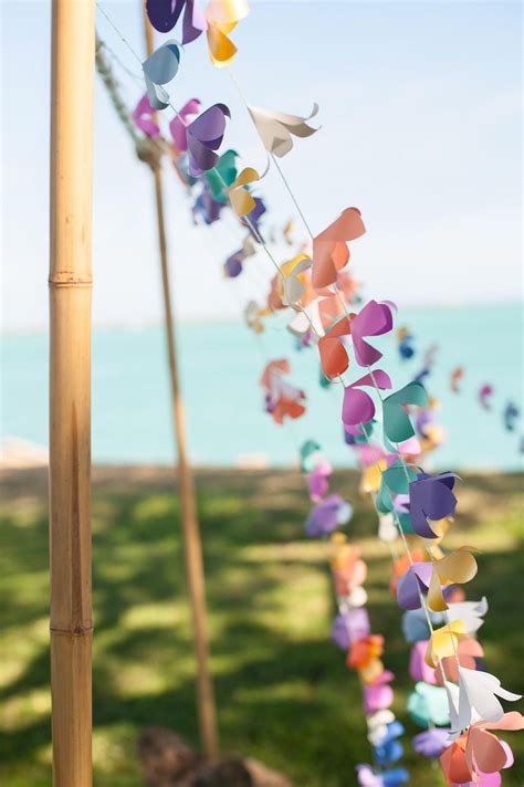 DIY Tutorial DIY Leis / DIY Paper Flower Garland Lei - Bead&Cord ...