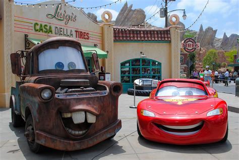 20 Dos and Don'ts at Disneyland's Cars Land